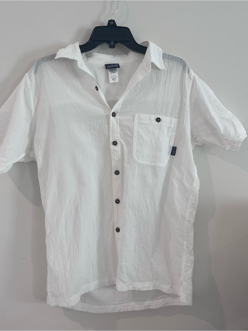 Patagonia Men’s White Collared Button Up Shirt Organic Cotton Medium Short Sleev